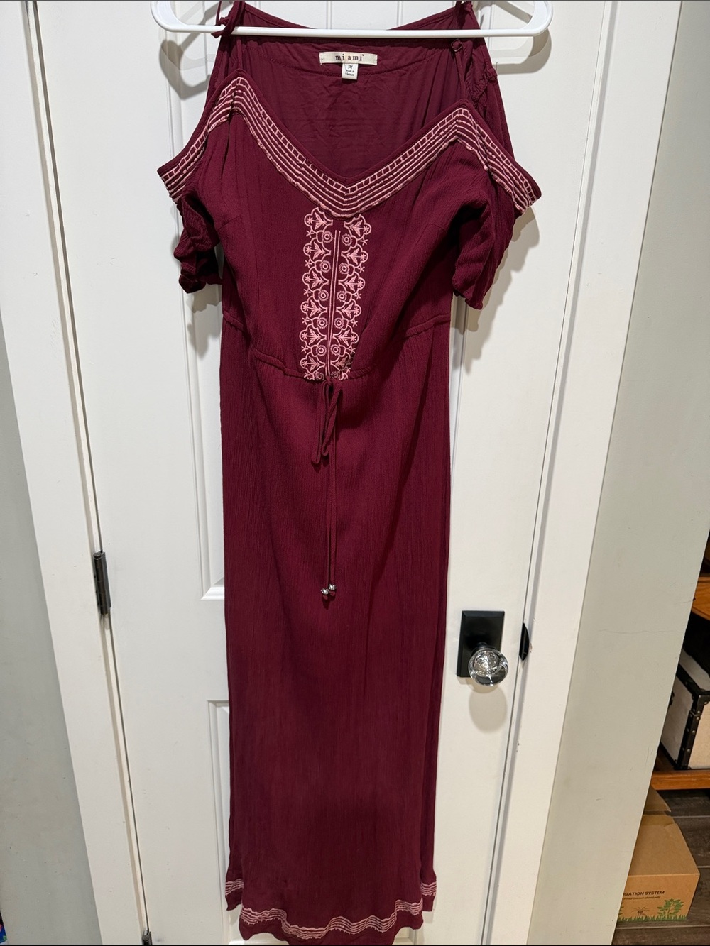 Women's Embroidered Cold-Shoulder Maxi Dress in Burgundy